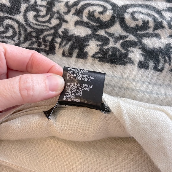 RW&Co Scarf - Picture 5 of 6